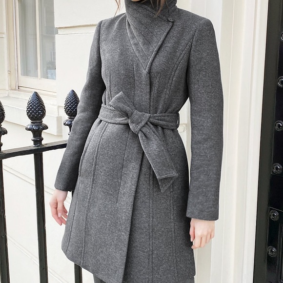 Aritzia Babaton “Connor” Coat in Heather Grey - Picture 2 of 11